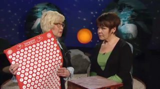 Marketta Mattila ja Raisa Rauhamaa Voimalassa