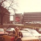 Anitta Castrénin kuvassa Lasipalatsin alue vappuna vuonna 1971. Kieltämättä muuttunut kovasti noista päivistä...