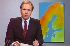 Kuva: Kari Toivonen lukee uutisia. YLE.
