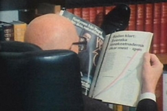 Kuva: Urho Kekkonen iltap�iv�n luku- ja lepotauolla. (1977) YLE kuvanauha.