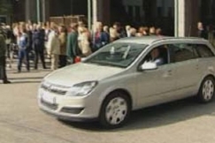 Kuva: YLEn ty�ntekij�iden ulosmarssi syyskuussa 2005. YLE kuvanauha.