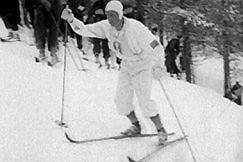 Kuva: Ruotsalaishiiht�j� Alfred Dahlqvist kapuaa m�ke�. YLE kuvanauha.