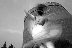 Kuva: Kiinalainen kansantanssija.
(1998)
CentralStock