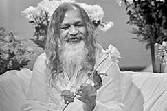 Kuva: Joogi Mahesh Maharashi vierailee Suomessa. YLE kuvanauha.