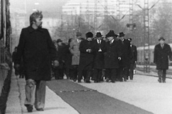 Kuva: Neuvostoliiton p��ministeri 
Aleksei Kosygin vierailulla
Suomessa. 
Vastaanotto Helsingin rautatieasemalla.
Urho Kekkonen, Aleksei Kosygin,
Juri Derjabin.
(1977)
Kalle Kultala