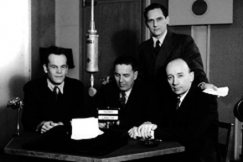 Kuva: Antero Manninen, j�sen 1. Eino Parikka, j�sen 2. Tauno Tainio, j�sen 3. Tauno Rautiainen, takana.
(1946) YLE.