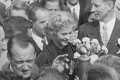 Kuva: Armi Kuusela v�kijoukon ymp�r�im�n�. YLE kuvanauha.