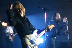 Kuva: Topi Sorsakoski ja Agents esiintyv�t. (1990) YLE kuvanauha.