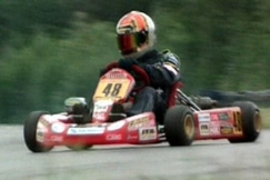 Kuva: R�ikk�nen karting-auton kyydiss� vuonna 1998. YLE kuvanauha.