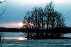 Kuva: �n i dag v�ljer m�nniskor att tillbringa de str�nga vintrarna i sk�rg�rden.