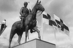 Kuva: Marskin patsaasta on aina k�yty vilkasta keskustelua. YLE kuvanauha.