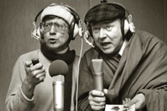 Kuva: Selostajat Lyly ja Immo eli Jarno Hiilloskorpi ja Kauko Helovirta. H�kan Sandblom (1977) 