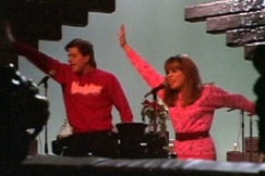 Kuva: Hannu Heinisaari ja Kaija Kokkola Steel City -yhtyeest� esiintyv�t. (1980) YLE kuvanauha.