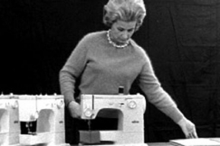 Kuva: Ompelukoneiden esittely�. (1960) YLE kuvanauha.