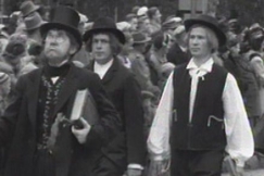 Kuva: Pohjois-Suomen ensimm�isill� messuilla n�htiin my�s historiallinen kulkue. YLE kuvanauha.