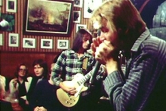 Kuva: Chicago Overcoat keikalla. (1976) YLE kuvanauha.