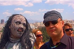 Kuva: Awa ja innokas kannattaja. YLE kuvanauha.