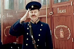 Kuva: Rautateiden virkailijat olivat 1800-luvun loppupuolella arvokkaita herroja. YLE kuvanauha.