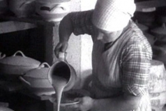 Kuva: Ty� oli Arabian tehtailla pitk��n k�sity�t�. YLE kuvanauha.