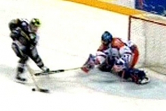 Kuva: Tilanne Tapparan maalilla j��kiekon liigafinaalissa. (2001) YLE kuvanauha.