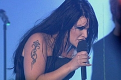 Kuva: Laulaja Hanna Pakarinen (2007). YLE kuvanauha.