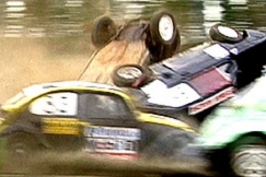 Kuva: Kolarintia jokamiesluokan SM-kilpailussa (1995). YLE kuvanauha.