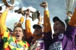 Kuva: Sotkamon Jymy juhlii mestaruuttaan (1997). YLE kuvanauha.