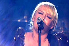 Kuva: Anna Puu Emma-gaalassa (2010). YLE kuvanauha. Kuva: Anna Puu Emma-gaalassa (2010). YLE kuvanauha.
