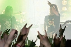 Kuva: Children of Bodom Tuska-festivaalilla (2003). YLE kuvanauha.