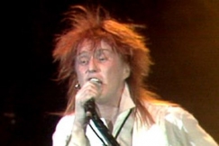 Kuva: Tommi L�ntinen laulaa (1987). YLE kuvanauha.