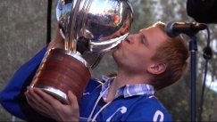 Kuva: Mikko Koivu ja kundi Turussa