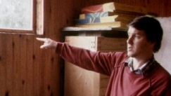 Kuva: Jussi Aalto ja valokuvausstudion pohjoisikkuna. YLE kuvanauha 1987. 