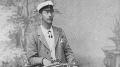 Kuva: Iki, nuori ylioppilas ja ikuinen nuorukainen. YLE kuvanauha 1971. 