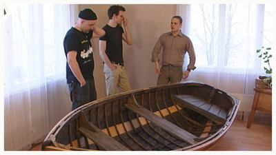 Janne, Joonas, Jannen soutuvene ja Tuomas Kiukas (copyright YLE/videokuvaa)