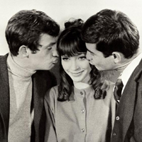 Nainen on aina nainen, kuvassa Jean-Paul Belmondo, Anna Karina ja Jean-Claude BrialyYLE