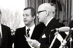 Kuva: Eduskuntaryhm�t kosimassa Kekkosta ehdokkaaksi. YLE kuvanauha.