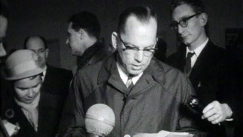 Kuva: Ulkoministeri Ahti Karjalainen palasi Suomeen 1. marraskuuta.