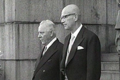 Kuva: Presidentit Kliment Voroshilov ja Urho Kekkonen. YLE kuvanauha/Suomen Filmiteollisuus.