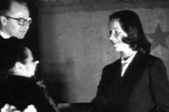 Kuva: Eeva-Kaarina Volanen palkittiin Elokuva-aitan gaalassa. YLE kuvanauha.