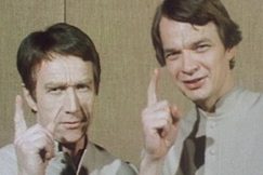 Kuva: TV-kokit herist�v�t sormiaan. YLE kuvanauha.