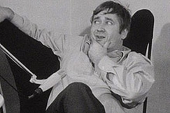 Kuva: Hannu Salama keskustelee. YLE kuvanauha.