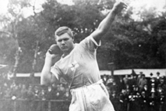 Kuva: Ville P�rh�l�. (1930-luku) Suomen Urheilmuseo.