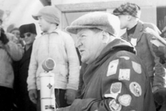 Kuva: Urheiluselostaja Pekka Tiilikainen. - Suomen Urheilumuseo.