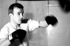 Kuva: Nyrkkeilij� Olli M�ki harjoittelee. YLE kuvanauha.