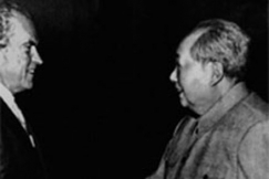 Kuva: Yhdysvaltain presidentin 
Richard Nixonin vierailu Kiinaan. 
Nixon ja Mao Tse-tung.
(1972)
Pressfoto