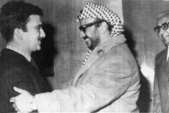 Kuva: Jordanian kruununprinssi Hassan 
ja Jasser Arafat 
rauhansopimuksen
j�lkeen.
(1970-luku)