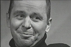 Kuva: Teatteriohjaaja Jouko Turkka Mirja Pyyk�n haastateltavana. YLE kuvanauha.