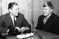 Kuva: Veli ja Juha Virkkunen radion studiossa vuonna 1964. YLE. Ruth Tr�skman.