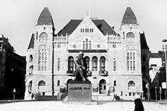 Kuva: Suomen Kansallisteatteri.
(1979)
Touko Yrttimaa