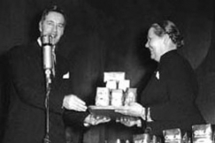 Kuva: Niilo Tarvaj�rvi ja Elli Maanselk�.
(1950-luku)
Ruth Tr�skman
YLE